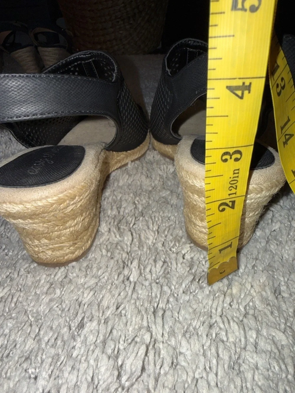easy street Black Perforated Slingback Peep-Toe wedge Sandals beach summer sz 8